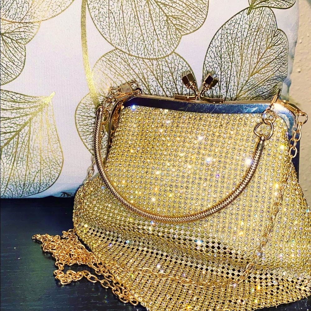 Gold small rhinestone purse with gold chain strap